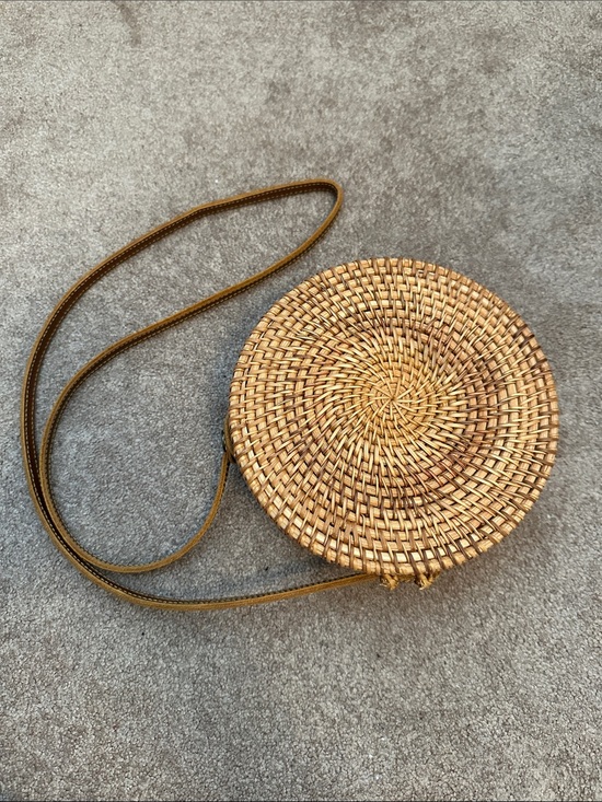 Handbags - Woven Round Straw Crossbody Bag in Natural Brown
